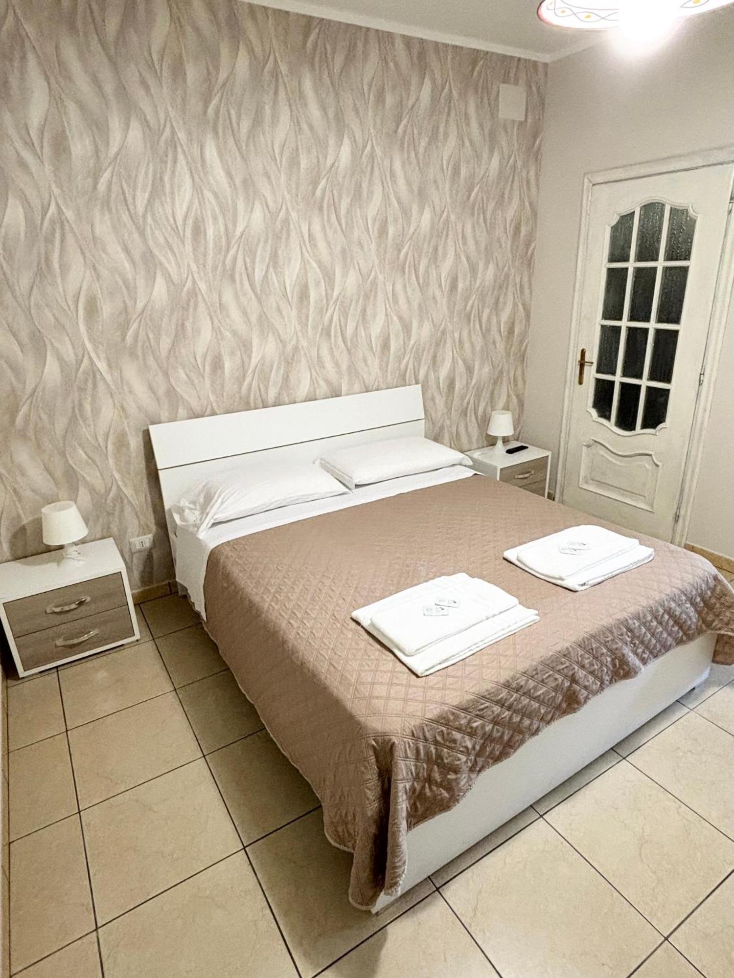 Rooms & Restaurant Il Castagneto Campagna Bagian luar foto