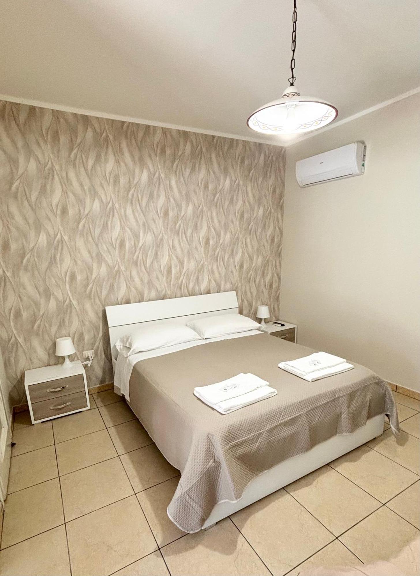 Rooms & Restaurant Il Castagneto Campagna Bagian luar foto
