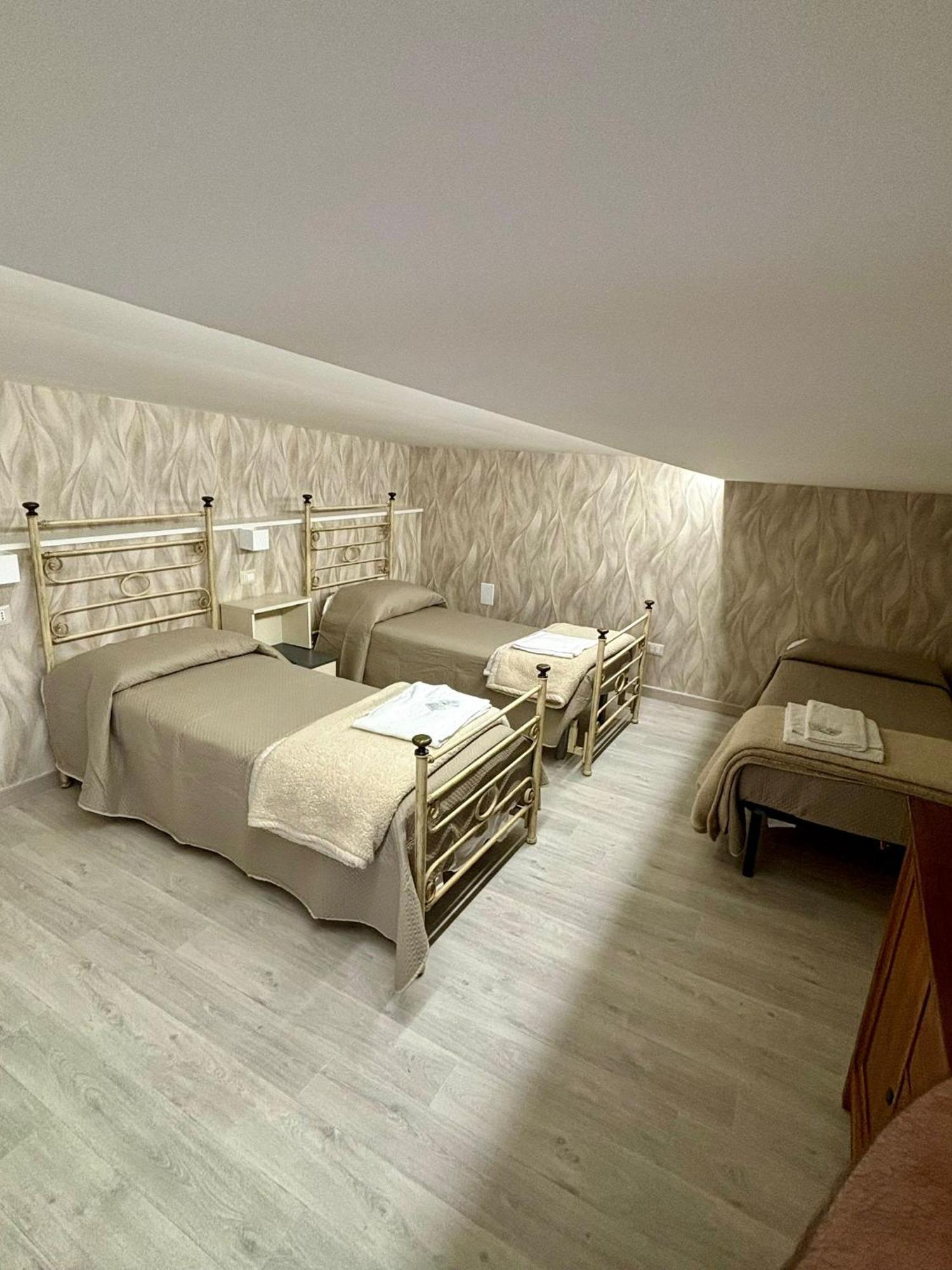 Rooms & Restaurant Il Castagneto Campagna Bagian luar foto